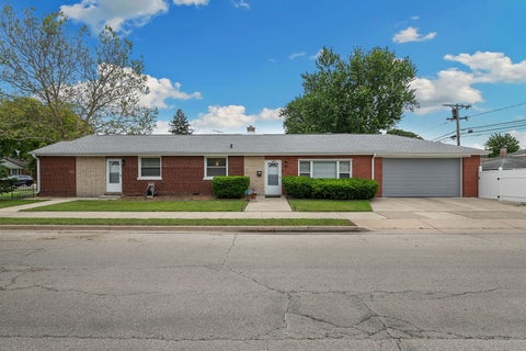 Tiny photo for 8900 S Utica Avenue, Evergreen Park, IL 60805 (MLS # 12684324)
