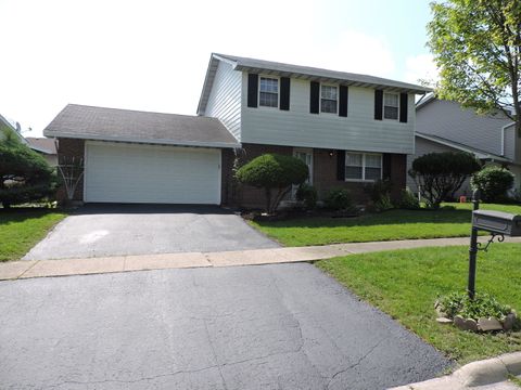 Photo of 407 BEECHWOOD Drive, Westmont, IL 60559 (MLS # 12521840)