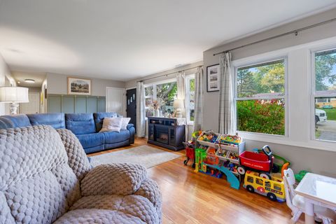 Tiny photo for 5010 N Westwood Drive, McHenry, IL 60051 (MLS # 12542485)