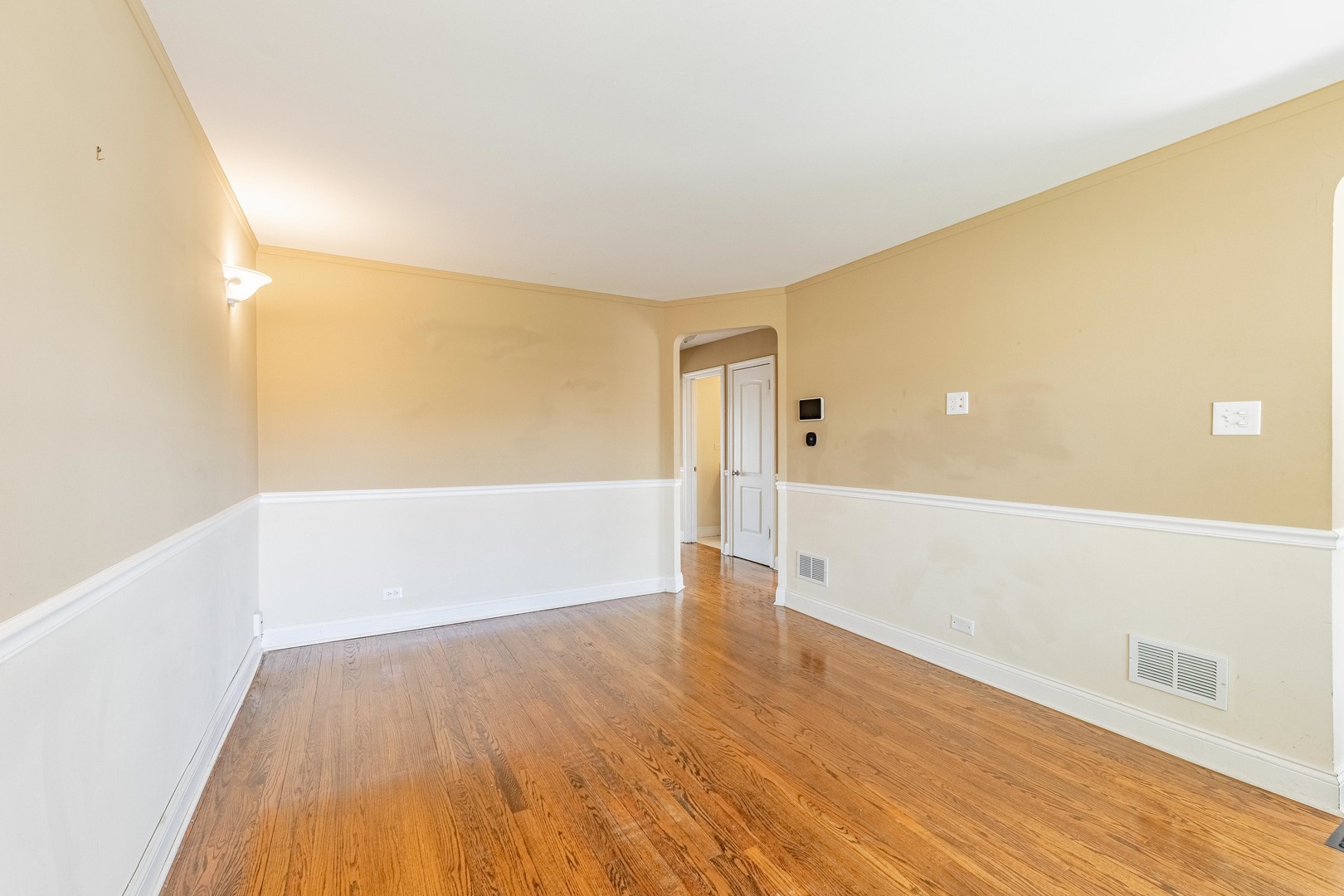 3923 W 83rd Place