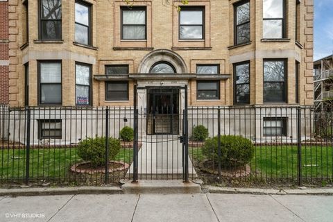 Tiny photo for 6547 S Ellis Avenue #2, Chicago, IL 60637 (MLS # 12556933)
