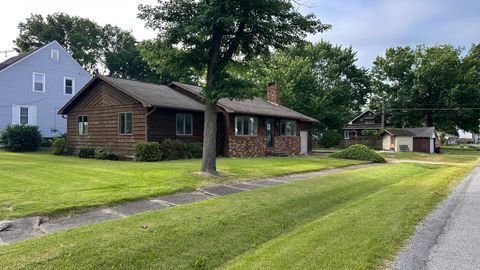 Photo of 202 N Van Buren Street, West Frankfort, IL 62896 (MLS # 12654151)