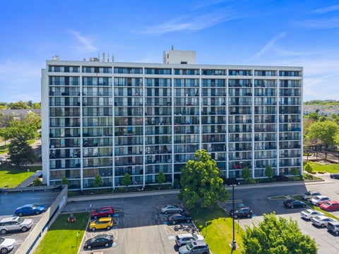 Photo of 2005 S Finley Road #1012, Lombard, IL 60148 (MLS # 12762928)
