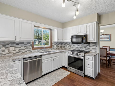 Tiny photo for 2604 E 34th Street Court, Davenport, IA 52807 (MLS # 12752145)
