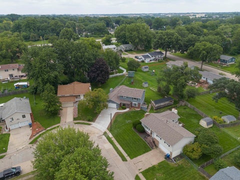 Tiny photo for 2604 E 34th Street Court, Davenport, IA 52807 (MLS # 12752145)