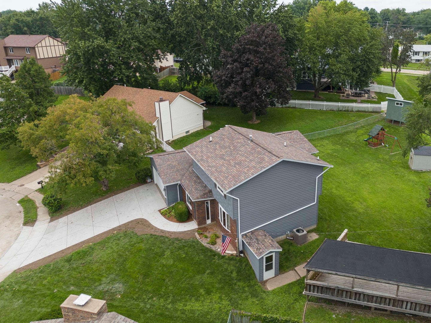 2604 E 34th Street Court