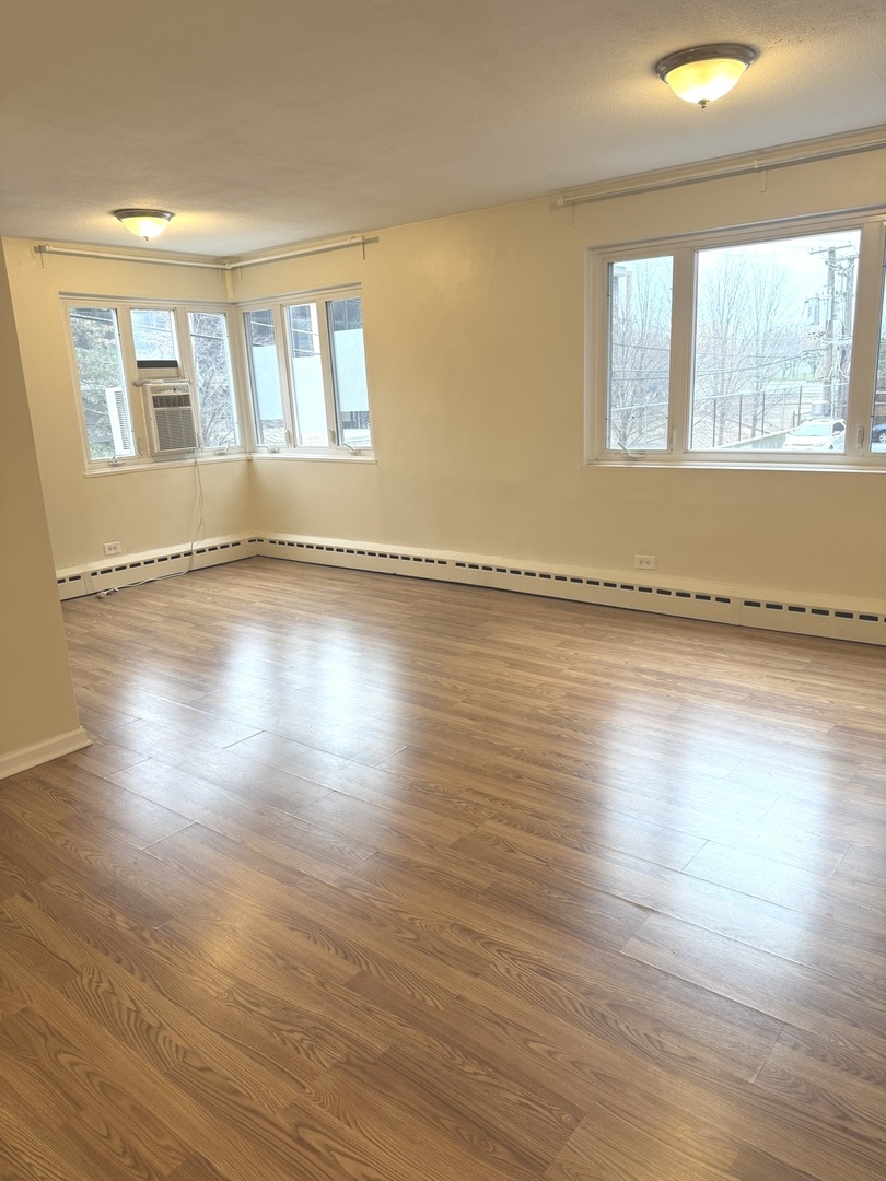 708 W Bittersweet Place 212