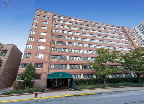 708 W Bittersweet Place 212 Chicago IL 60613