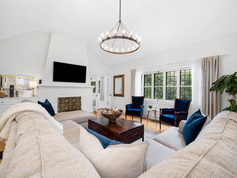 Tiny photo for 317 E Walnut Street, Hinsdale, IL 60521 (MLS # 12466398)