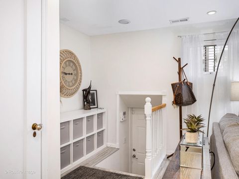 Tiny photo for 317 E Walnut Street, Hinsdale, IL 60521 (MLS # 12466398)