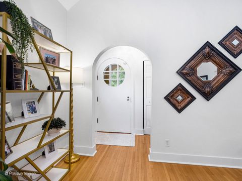 Tiny photo for 317 E Walnut Street, Hinsdale, IL 60521 (MLS # 12466398)