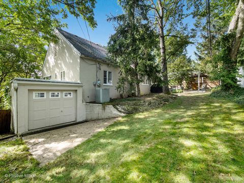 Tiny photo for 317 E Walnut Street, Hinsdale, IL 60521 (MLS # 12466398)