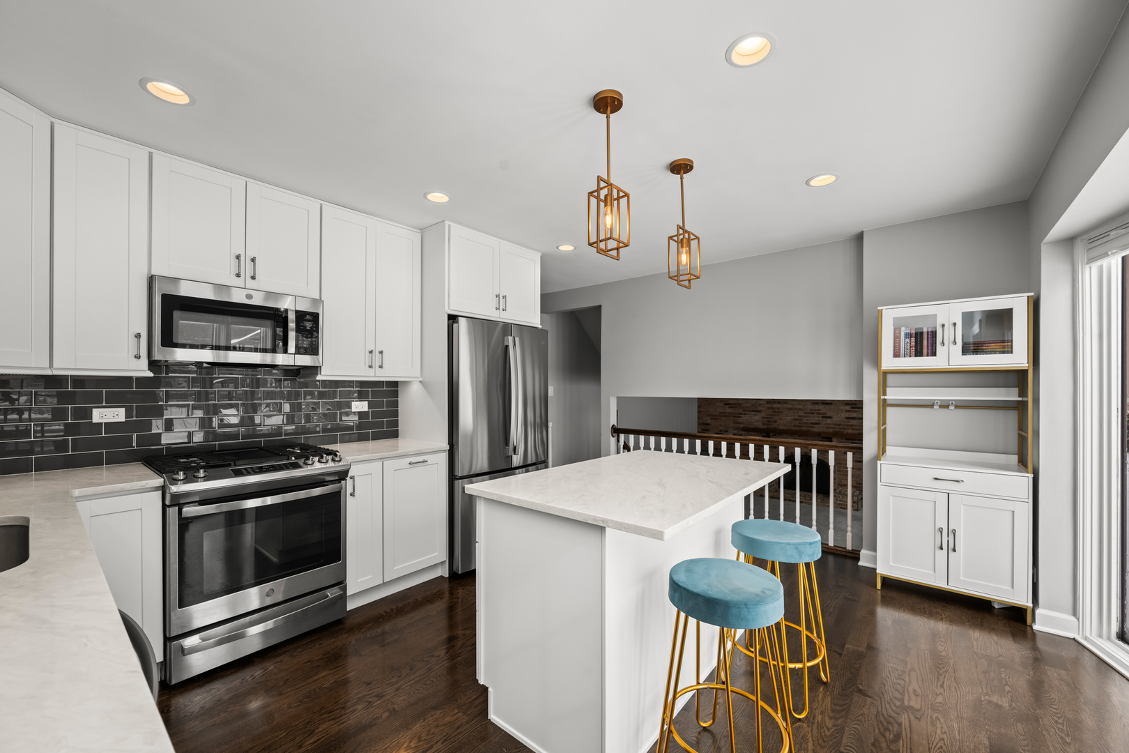 1919 N Pinetree Drive