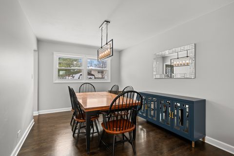 Tiny photo for 1919 N Pinetree Drive, Arlington Heights, IL 60004 (MLS # 12598962)