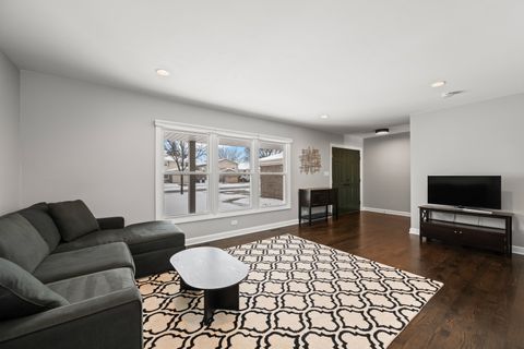 Tiny photo for 1919 N Pinetree Drive, Arlington Heights, IL 60004 (MLS # 12598962)