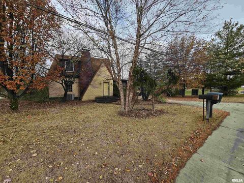Tiny photo for 1604 SALEM Road, Mt Vernon, IL 62864 (MLS # EB460499)