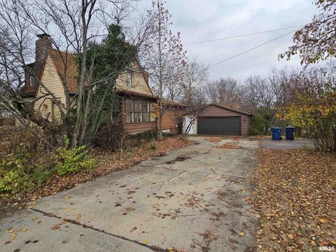 Photo of 1604 SALEM Road, Mt Vernon, IL 62864 (MLS # EB460499)