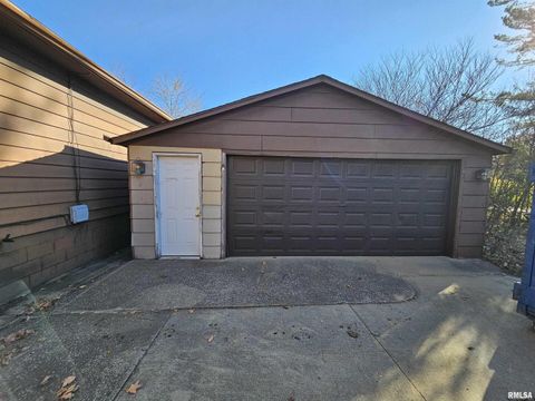 Tiny photo for 1604 SALEM Road, Mt Vernon, IL 62864 (MLS # EB460499)