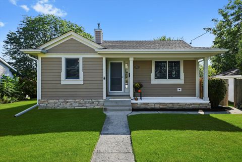 Photo of 330 3rd Street, Libertyville, IL 60048 (MLS # 12376644)