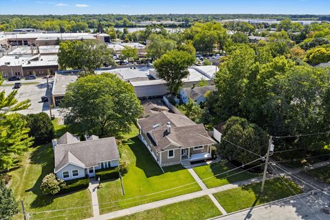 Tiny photo for 330 3rd Street, Libertyville, IL 60048 (MLS # 12376644)