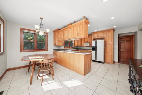 Tiny photo for 330 3rd Street, Libertyville, IL 60048 (MLS # 12376644)