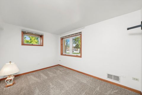 Tiny photo for 330 3rd Street, Libertyville, IL 60048 (MLS # 12376644)