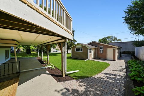 Tiny photo for 330 3rd Street, Libertyville, IL 60048 (MLS # 12376644)