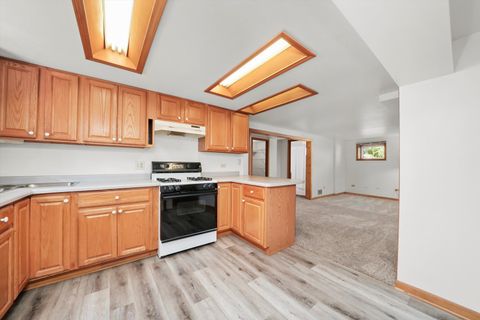 Tiny photo for 330 3rd Street, Libertyville, IL 60048 (MLS # 12376644)