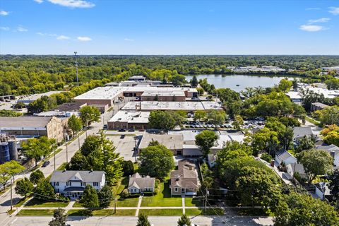 Tiny photo for 330 3rd Street, Libertyville, IL 60048 (MLS # 12376644)
