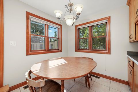 Tiny photo for 330 3rd Street, Libertyville, IL 60048 (MLS # 12376644)