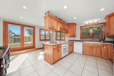 Tiny photo for 330 3rd Street, Libertyville, IL 60048 (MLS # 12376644)