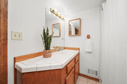 Tiny photo for 330 3rd Street, Libertyville, IL 60048 (MLS # 12376644)