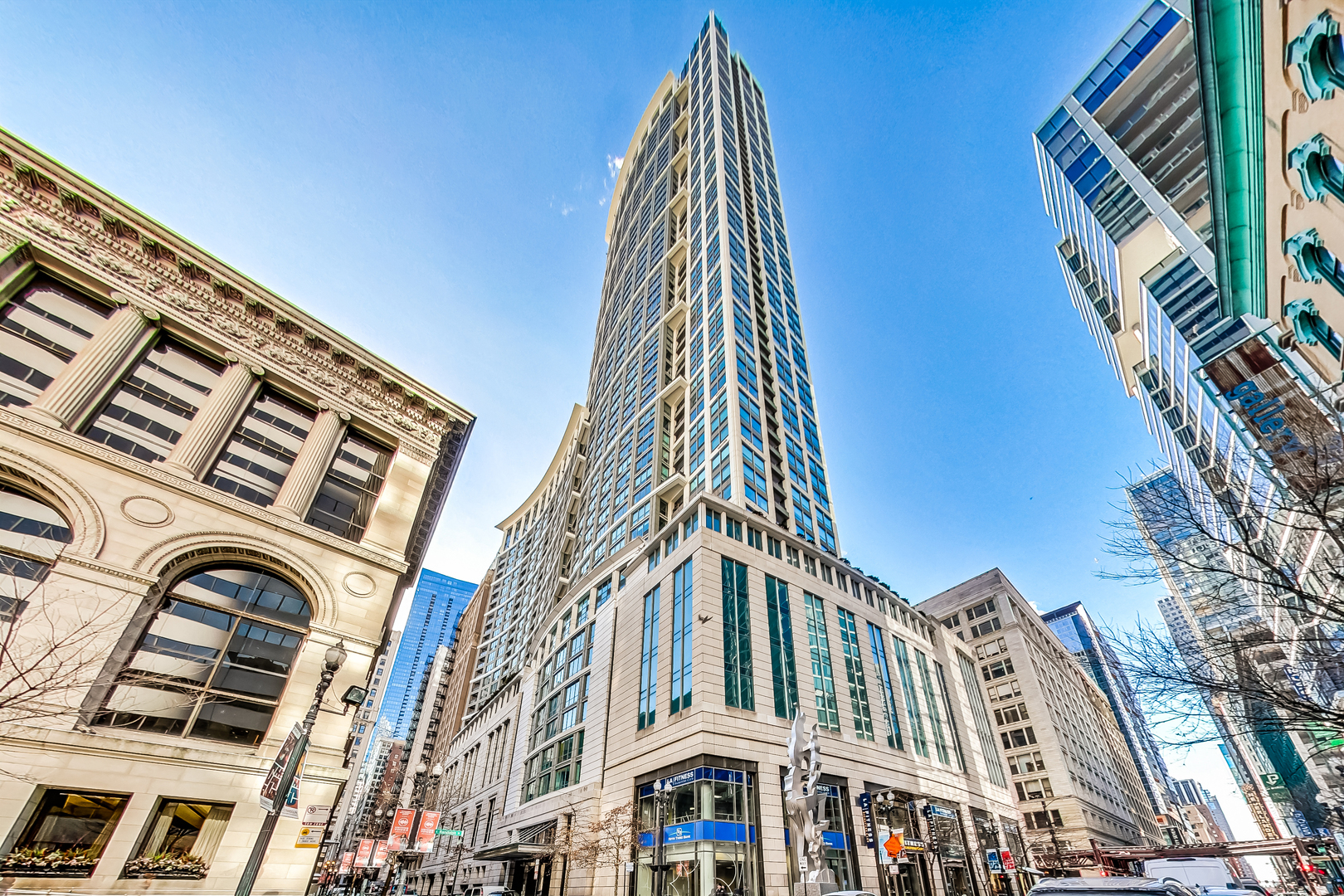 130 N Garland Court 3302