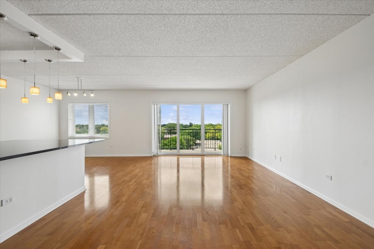 5555 N CUMBERLAND Avenue 710