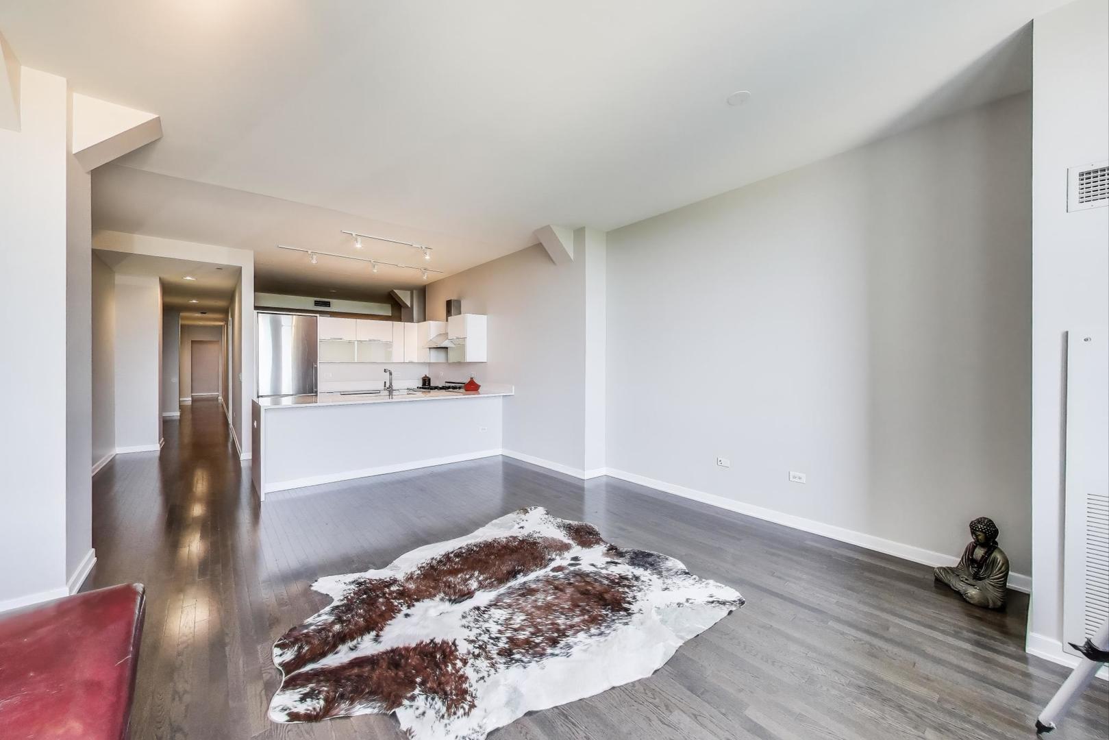 6 N Michigan Avenue 801