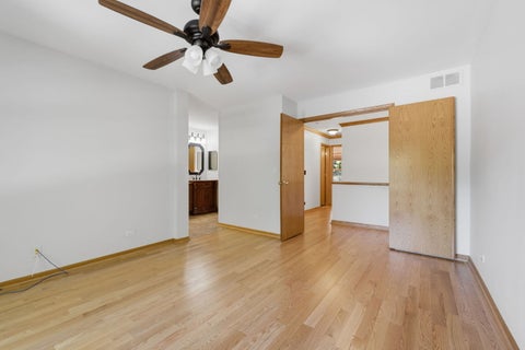 Tiny photo for 141 Crescent Lane #141, Schaumburg, IL 60193 (MLS # 12670490)