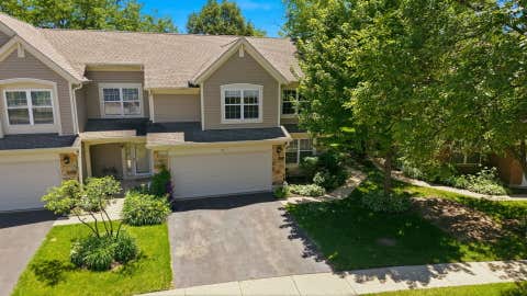 Tiny photo for 141 Crescent Lane #141, Schaumburg, IL 60193 (MLS # 12670490)