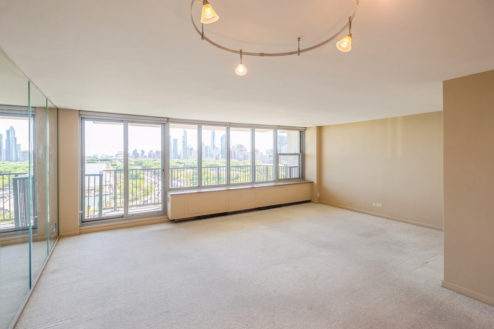 400 E RANDOLPH Street 1801
