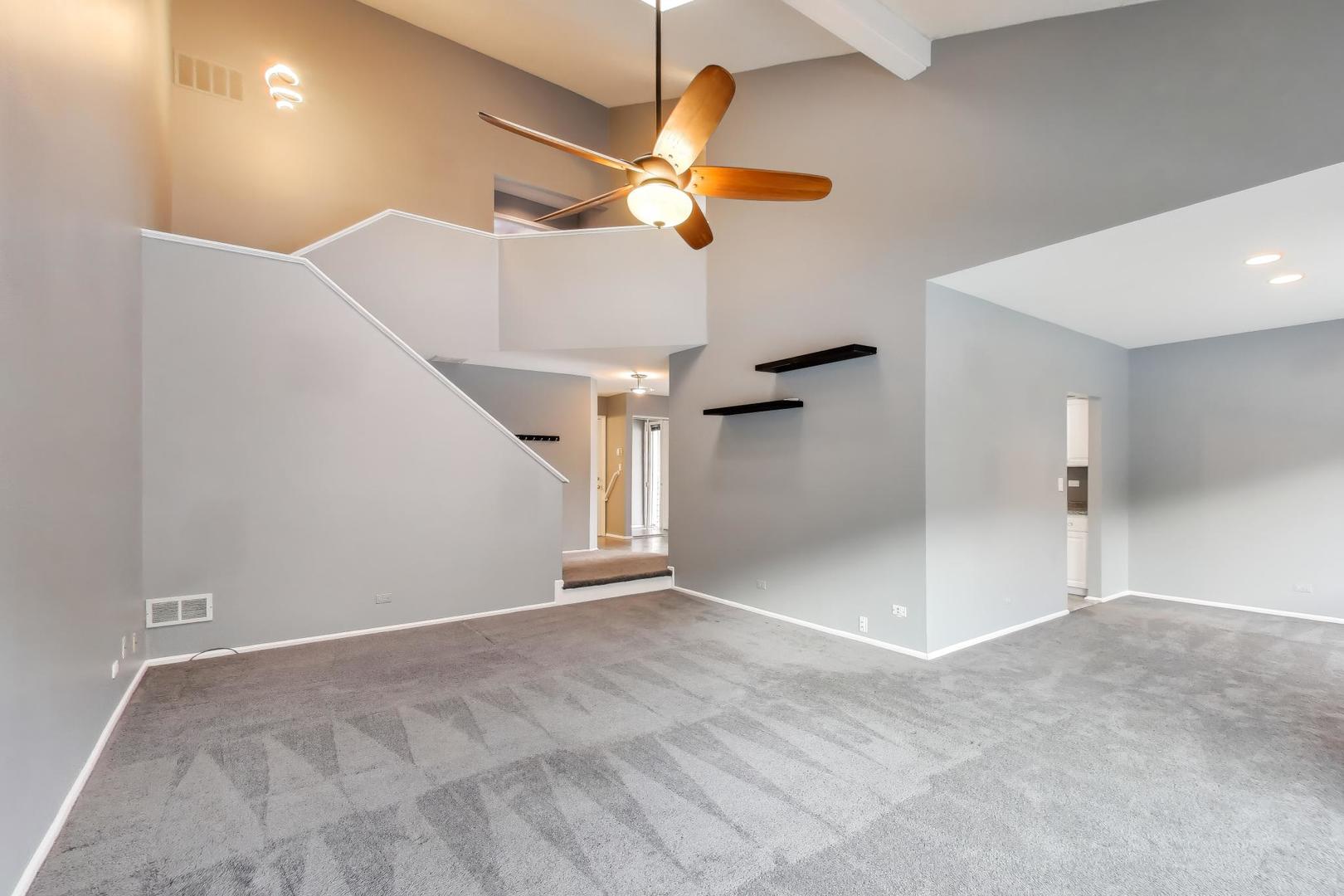 1096 PINE TREE Circle N