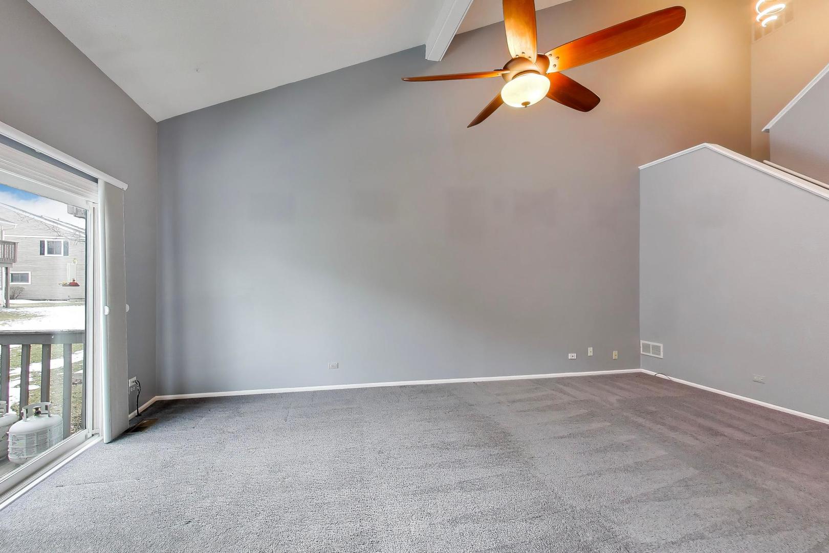 1096 PINE TREE Circle N