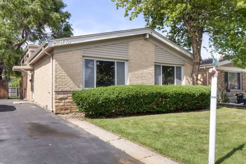 Photo of 5302 Jarvis Avenue, Skokie, IL 60077 (MLS # 12692893)
