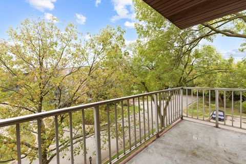 Tiny photo for 945 E Kenilworth Avenue #312, Palatine, IL 60074 (MLS # 12492135)