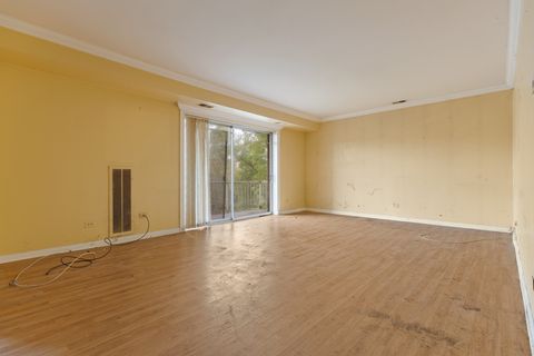Tiny photo for 945 E Kenilworth Avenue #312, Palatine, IL 60074 (MLS # 12492135)