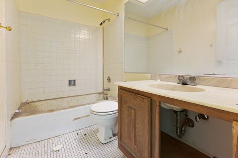 Tiny photo for 945 E Kenilworth Avenue #312, Palatine, IL 60074 (MLS # 12492135)