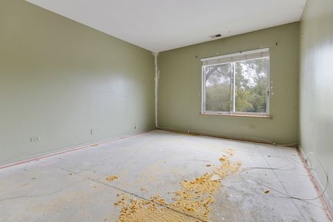 Tiny photo for 945 E Kenilworth Avenue #312, Palatine, IL 60074 (MLS # 12492135)
