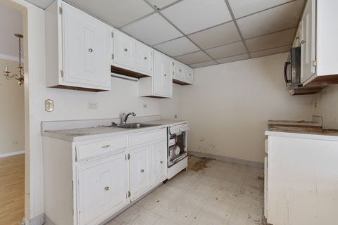 Tiny photo for 945 E Kenilworth Avenue #312, Palatine, IL 60074 (MLS # 12492135)