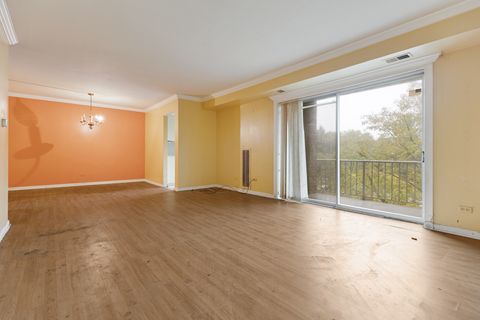 Tiny photo for 945 E Kenilworth Avenue #312, Palatine, IL 60074 (MLS # 12492135)