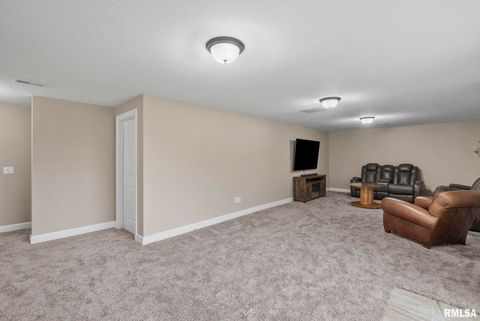 Tiny photo for 27 Blackstone Circle, Le Claire, IA 52753 (MLS # QC4269576)