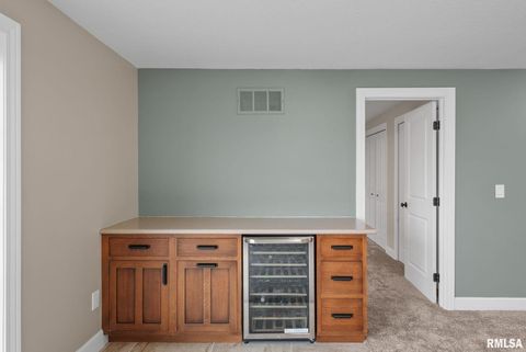 Tiny photo for 27 Blackstone Circle, Le Claire, IA 52753 (MLS # QC4269576)