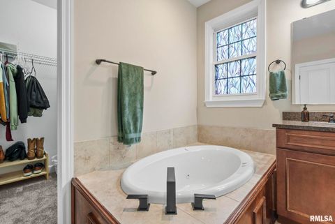 Tiny photo for 27 Blackstone Circle, Le Claire, IA 52753 (MLS # QC4269576)